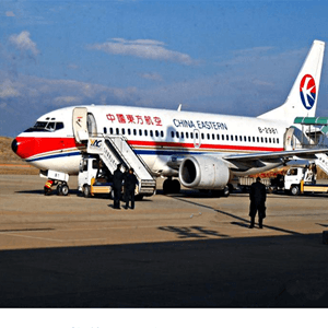 两江空运航空快运业稳步发展的原因是什么？